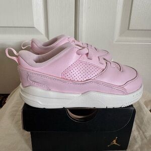 NWT. Nike Toddler Girls Jordan Flight Court Shoes Pink Size 8